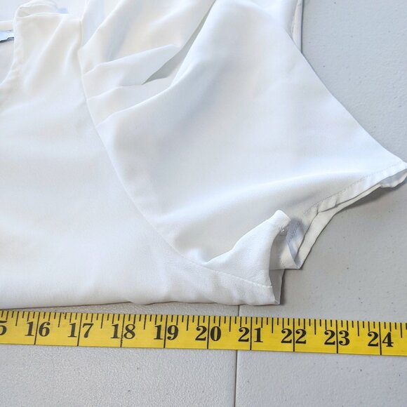 IRIS top with statement sleeves, round neck, short sleeves,  pearl button - Picture 11 of 11